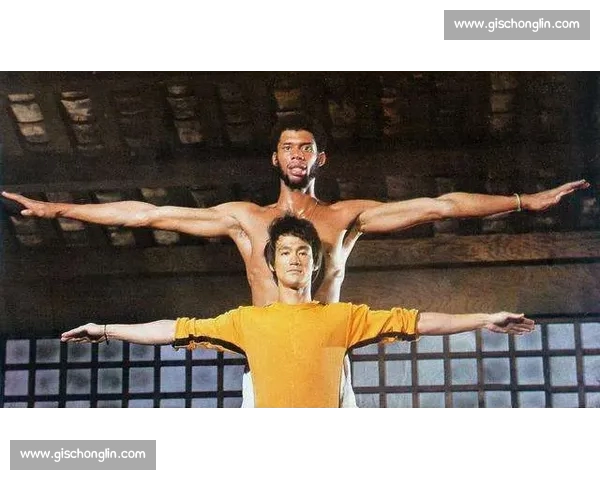 李小龙对决贾巴尔跨越武道与篮球的传奇巅峰之战银幕时代精神碰撞